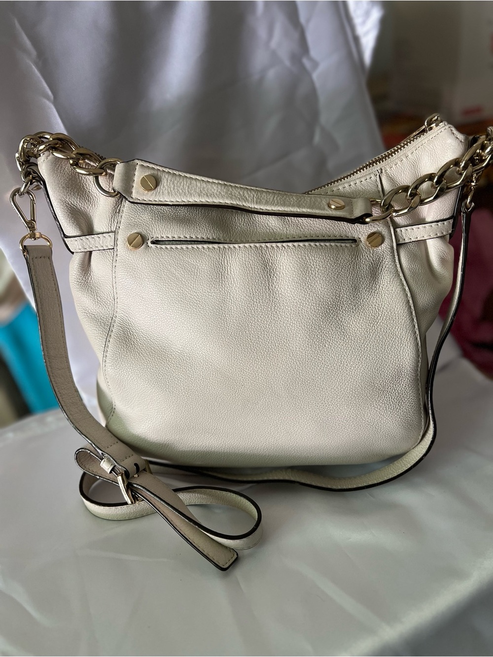 MICHAEL Michael Kors Cream Leather Crossbody Bag with Gold Chain